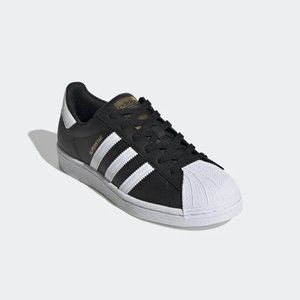 Adidas Originals Women's Black white SUPERSTAR Fashion Sneakers FV3286